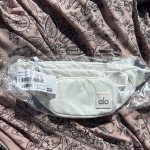 Alo fanny pack